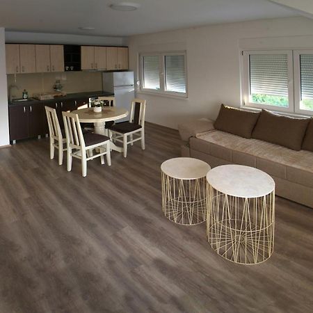 Apartments Kamenjar Novi Sad Pokoj fotografie